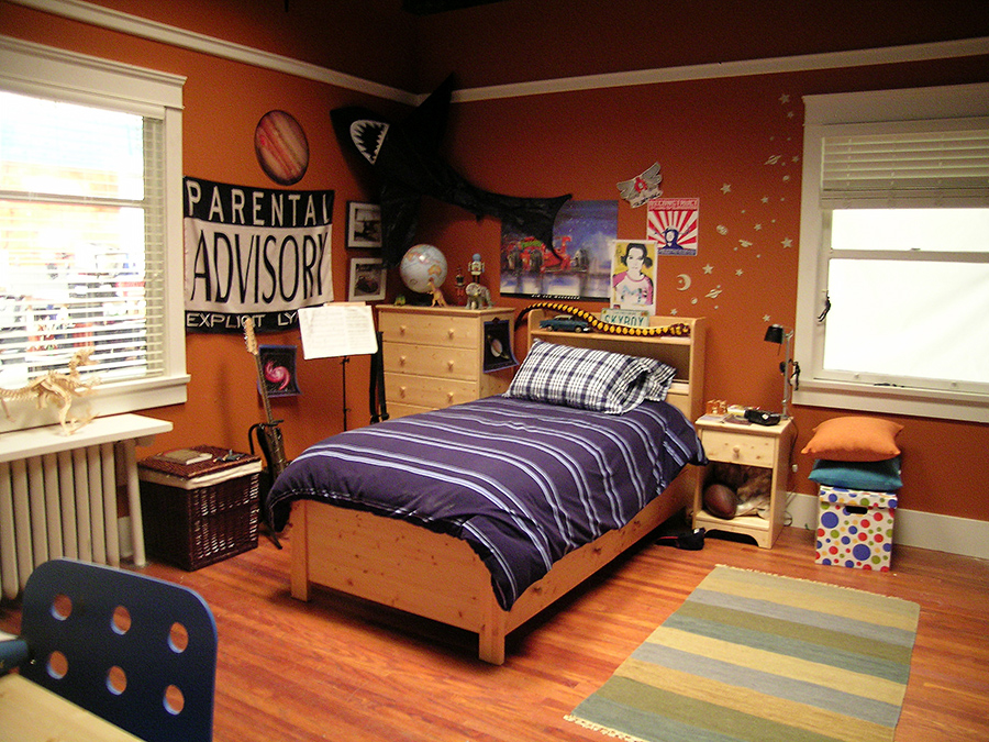 Kyle bedroom